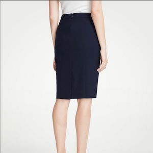 Ann Taylor Wool Navy Blue Pencil Skirt Sz. 2